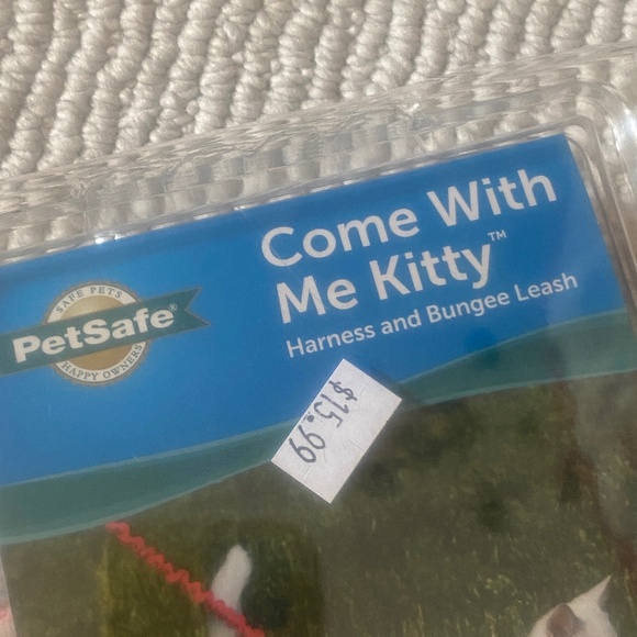 PetSafe I Come With Me Kitty I Harness and Bungee Leash - Picture 7 of 12